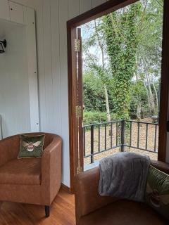 Family & Group Luxury Private Hut Retreat Sleeps 8 - 8