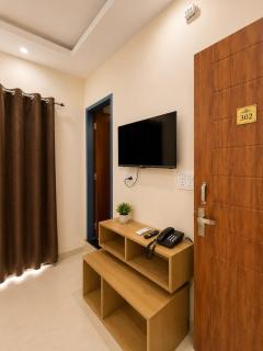 HOTEL SHREEKANTH By SJJ - 2