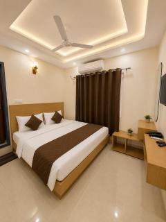HOTEL SHREEKANTH By SJJ - 1