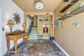 Hippie Haven - 5