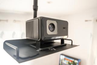 LUJO Proyector, Parking, Maquina Arcade y Netflix - 7