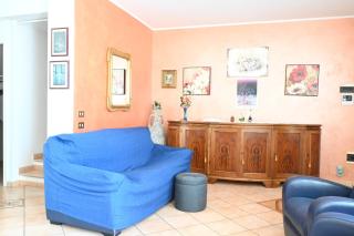 P099- Porto Recanati, elegante porzione di villa con giardino - 4