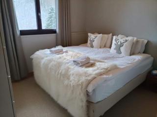 2 Bedroom Modern Interior Parking on Site - 3
