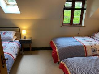 2 Bedroom House Sleeps 5 - Hot Tub - Pets Welcome - 2