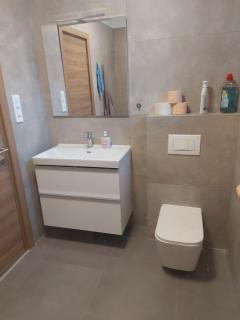 Lake Breeze Jacuzzi Apartman House - 3