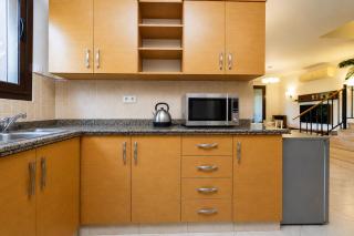 Spacious 4BR in Verona Family Getaway - 4