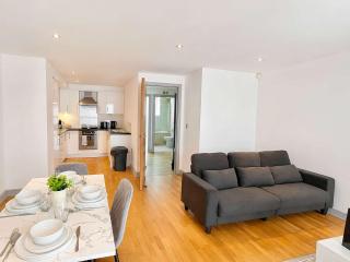 Spacious 2-Bed York City Centre Apartment Near Shambles - 8