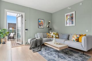 Penthouse toppleilighet med utmerkede solforhold sentralt ved jernbanestasjon, kjøpesenter, SPA og IKEA - 9