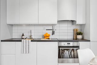 Penthouse toppleilighet med utmerkede solforhold sentralt ved jernbanestasjon, kjøpesenter, SPA og IKEA - 1