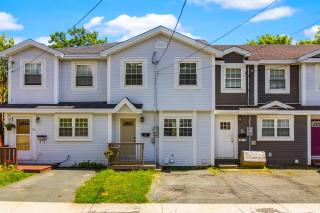 The Crossing 3BR Downtown Home Free Parking - 6
