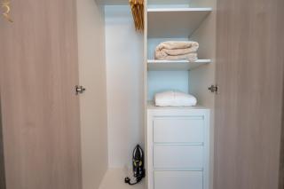 Stylish 2BR with Balcony Luxe Golfside Retreat - 3