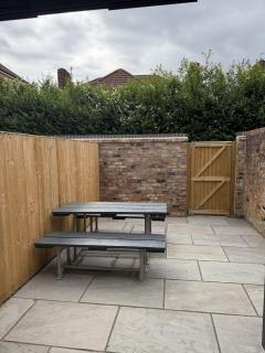 York stay close to the walls sleeps 4 - 7