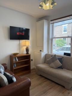 York stay close to the walls sleeps 4 - 3