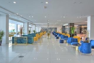King Evelthon Beach Hotel & Resort - 9