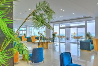 King Evelthon Beach Hotel & Resort - 9