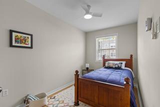 The Crossing 3BR Downtown Home Free Parking - 3