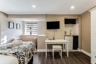 Lit Studio Spot Twin Beds,Amenities & Chill Vibes 1 - 7