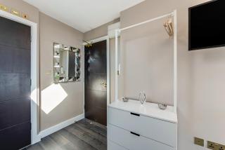 Bright and Cosy Studio - Excellent Location 9 - 9