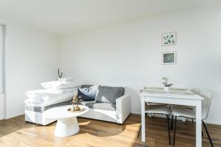 Klamovka stylish Apartment by Rentez - Prague - 5