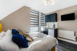 Modern Studio in Excellent Location 8 - 4