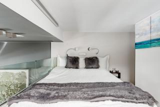 Luxury City Apartment 1 Min to Metro - 1