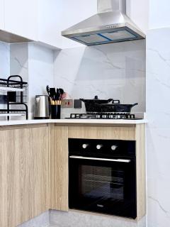 Cozy 1 BDR Apartment Opposite Junction Mall, Riara Road - 6