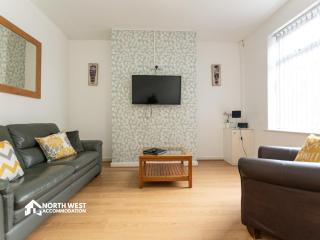 Leigh 2-Bedroom House Near Haydock & Wigan - 8