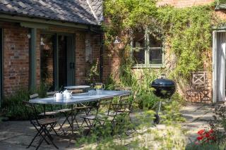 The Dairy House #Aldeburgh #SnapeMaltings - sleeps 11 - NOT SUITABLE FOR HENS OR STAGS OR ANY SIMILAR NOISY EVENTS DUE TO PROXIMITY OF NEIGHBOURS WHO VALUE THEIR PEACEFUL SETTING - Manage by Aldeburgh Coastal Cottages - 9