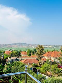 Lake and City Views 2 bedroom apartment in Muyenga - 3