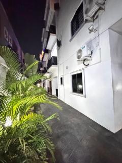COZY 2 BEDROOM Apartment - AGO PALACE WAY - 9