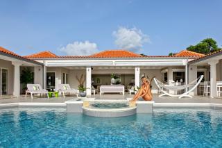 Seafacing Villas Apartments Rentals - 9