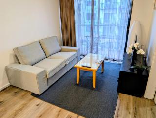 City & lakeside with free secure allocated parking, pool, gym & tennis court, only 15 mins walk into the City - 7