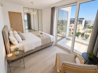 Paoli Penthouse by Ezoria Villas - 6