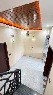 Complete Comfy House with 3 beds Al-Hafeez Garden Lahore - 8