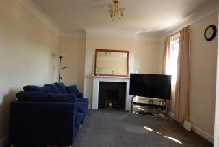 Glynne - 2 bedroom flat in Woking - 4