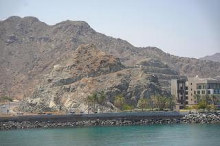 Al Dana H2O Beachfront Villa with a private pool, Al Dana Island Sharm Fujairah - 1