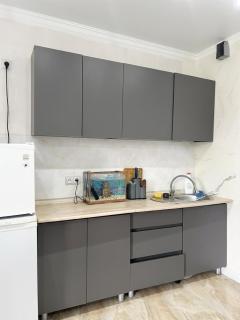 Cozy Studio near Airport & Aport Mall - 3