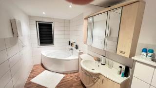 OM Wohnung für bis zu 6 Personen, WLAN, Küche, Waschmaschnine - 9