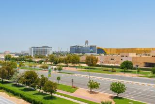 YAS Golf Collection Elegant 1BR Near Ferrari World By ĀYA Boutique - 6