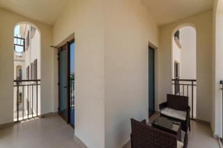 YAS Golf Collection Elegant 1BR Near Ferrari World By ĀYA Boutique - 4
