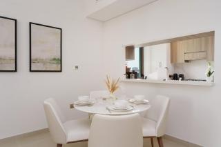 YAS Golf Collection Elegant 1BR Near Ferrari World By ĀYA Boutique - 7