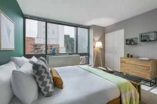 Theater District 1BR w Amazing views Gym NYC-76 - 3