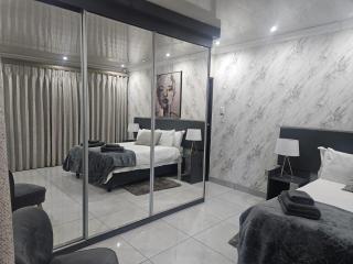 Lavish Place of Comfort - 0