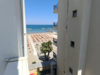 Room 405 - 8