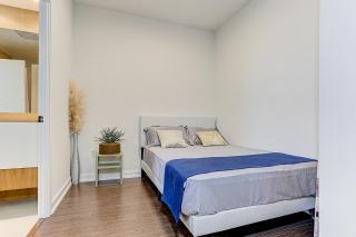 Lakeview 1 Bed 1 Den by Rogers Centre - 7