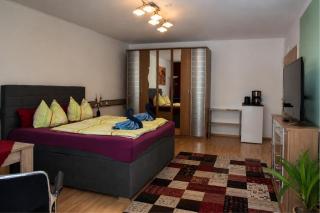 Hotel Garni - 1