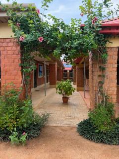 The Bridge Lodge at Abule Imole - 3