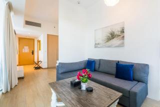 Luxury Jr. 1BR in Mayan Yas Island - 5