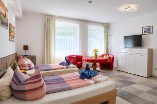 Hotel Garni - 3