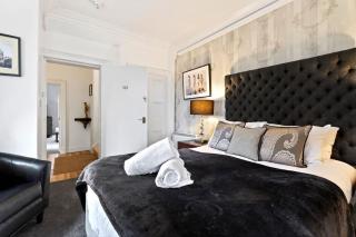 Charming family getaway with private garden - 1